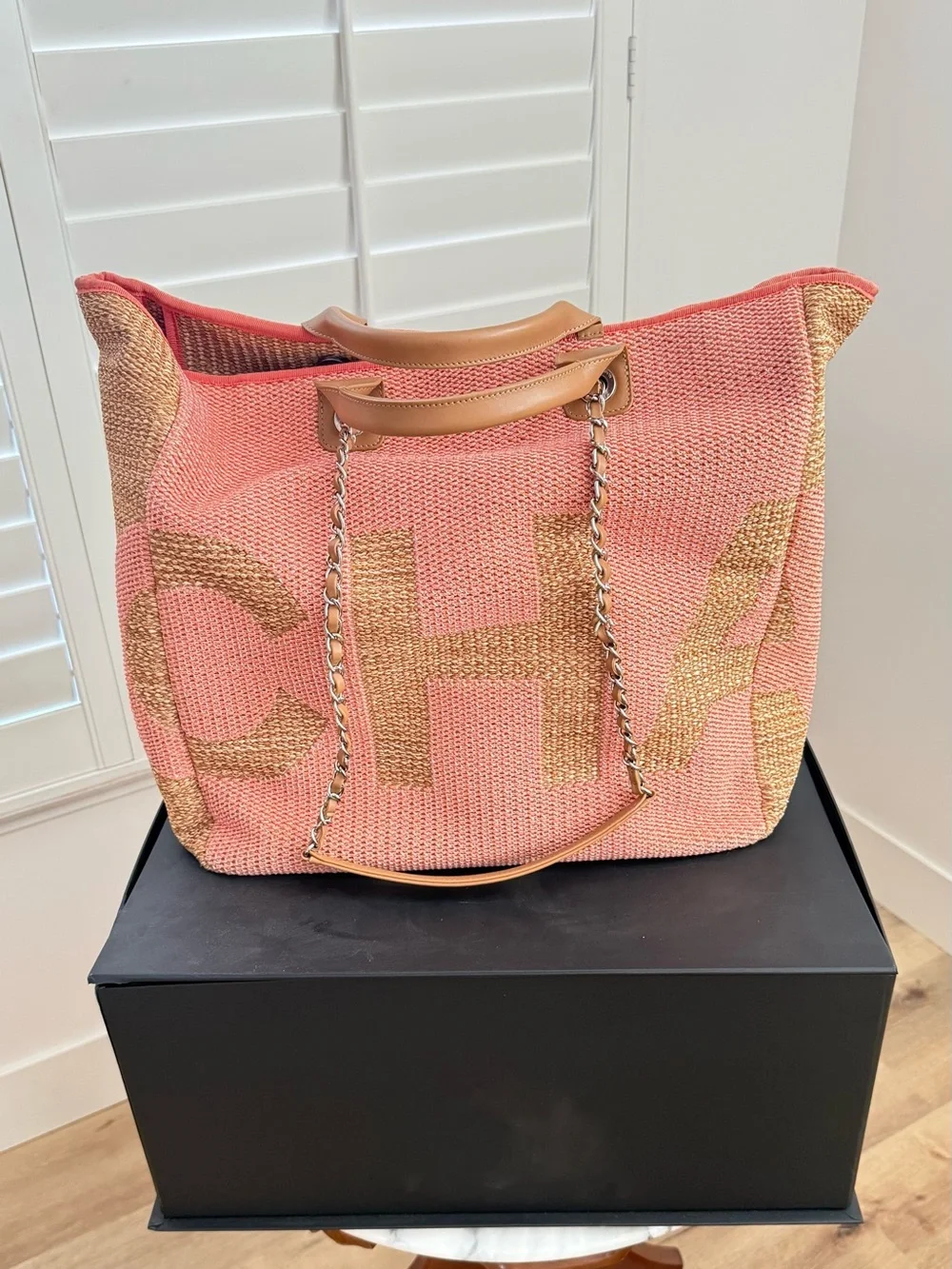 Chanel Pink Raffia Large Shopping Tote - Picture 2 of 11